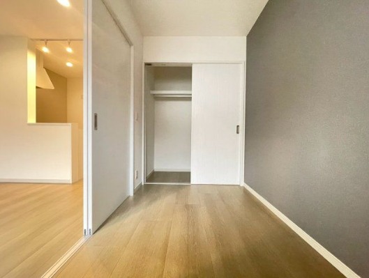 こちらは寝室にいかがでしょうか