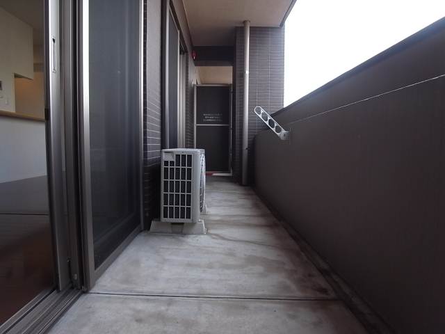 洗濯物はこちらに干せます。