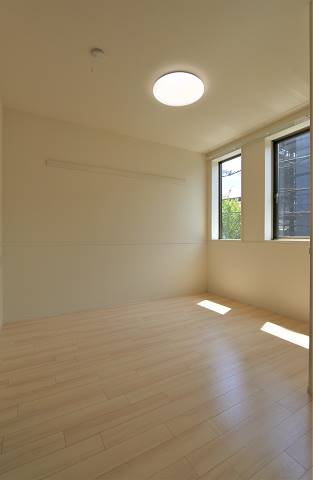 こちら寝室にいかがでしょうか。