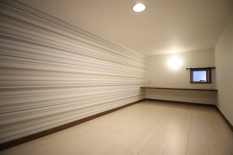 こちら寝室にいかがでしょうか。