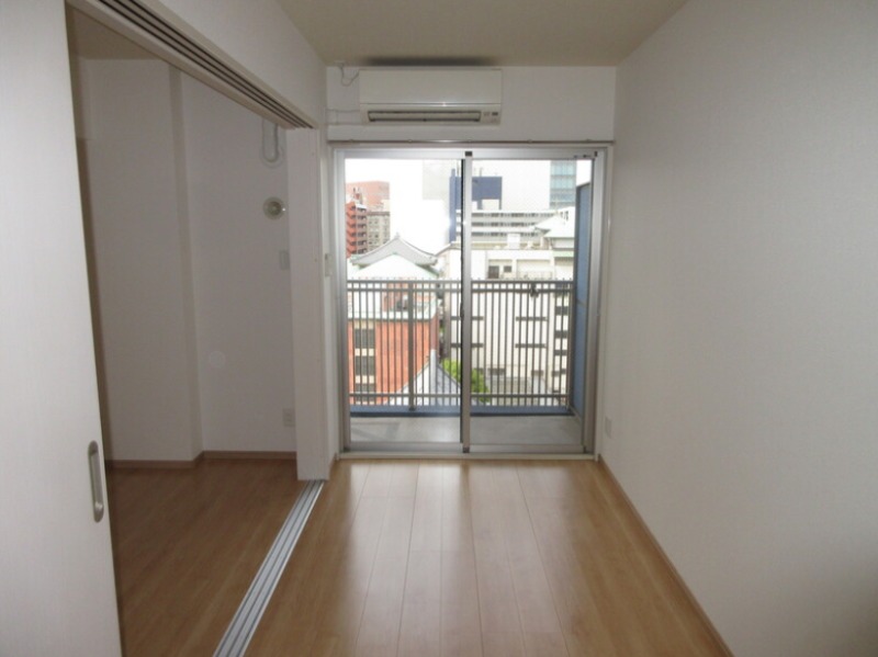 家具の配置がしやすいリビングですね