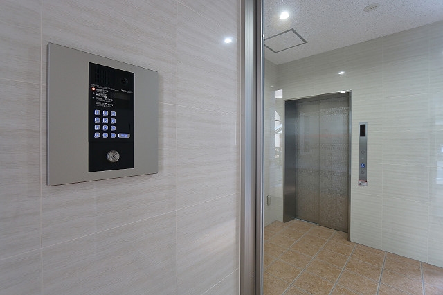 もちろんオートロック付きです