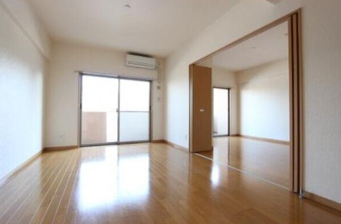 ゆったり過ごせそうなリビングですね