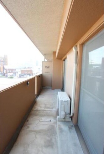 日当り良好なバルコニーですね