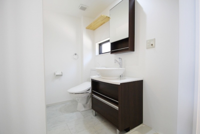 清潔感のあるトイレですね