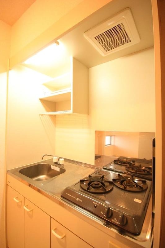 こちらでお料理をお楽しみください