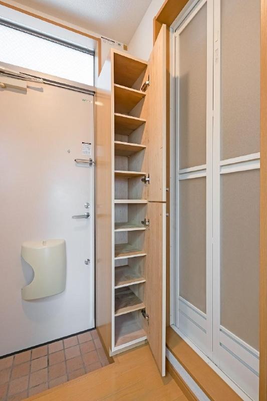 玄関も収納豊富です。