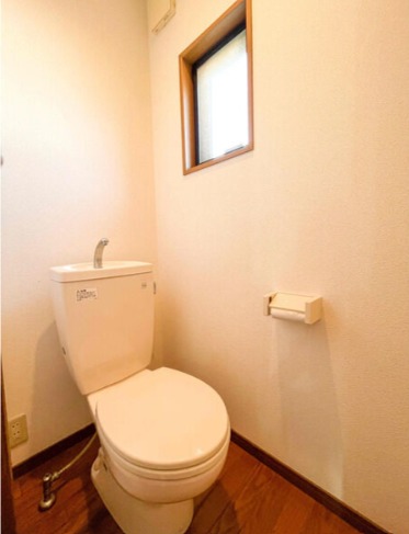 清潔感のあるトイレですね