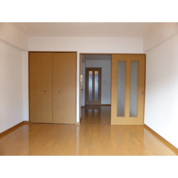 こちらは寝室にいかがでしょうか