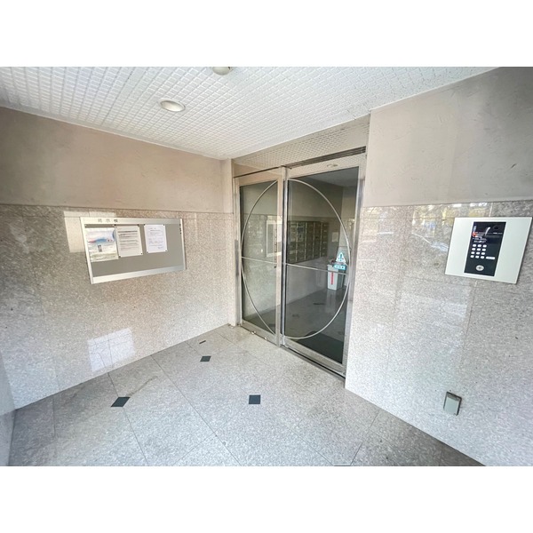 女性の方も安心のオートロック付き