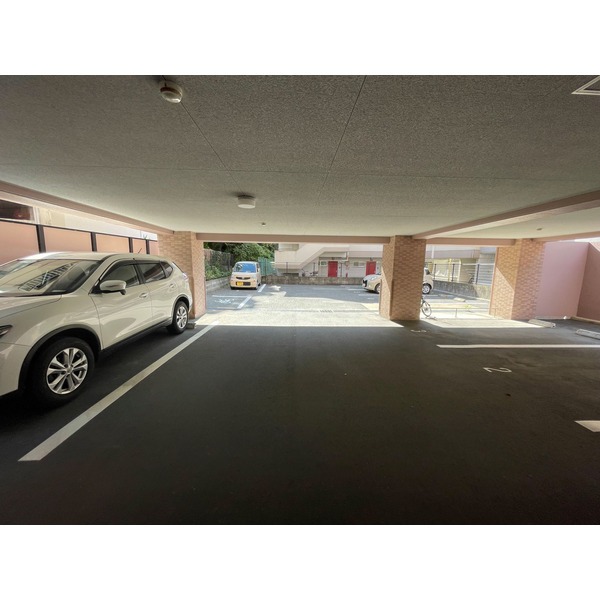 駐車場はこちらです