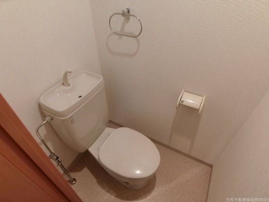 清潔感のあるトイレですね