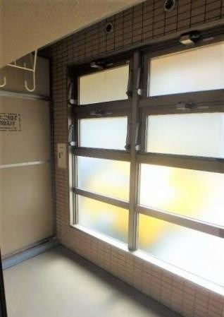 1階のみサンルームがついています