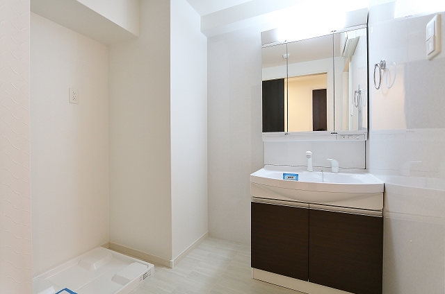 広々空間の洗面脱衣所です