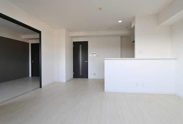 広々リビングでゆっくりお過ごしください