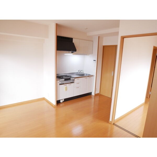 家具の配置がしやすいリビングですね