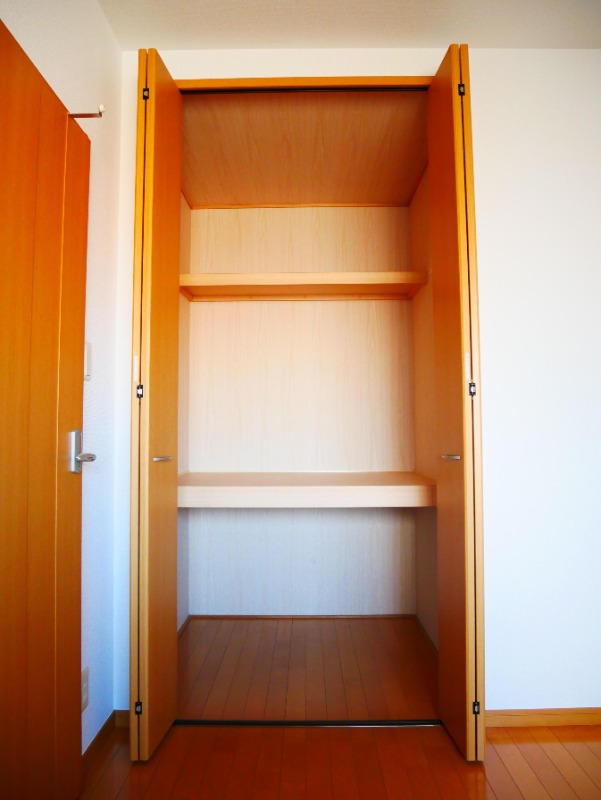 お洋服が多い方でも楽々収納できます