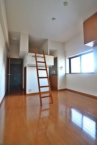 写真は別部屋です。