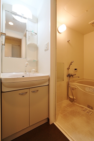 お出かけ前の身支度はこちらで