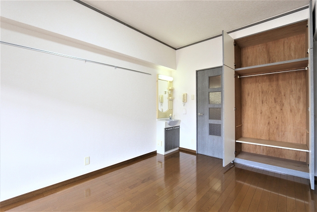 お洋服などはこちらへ