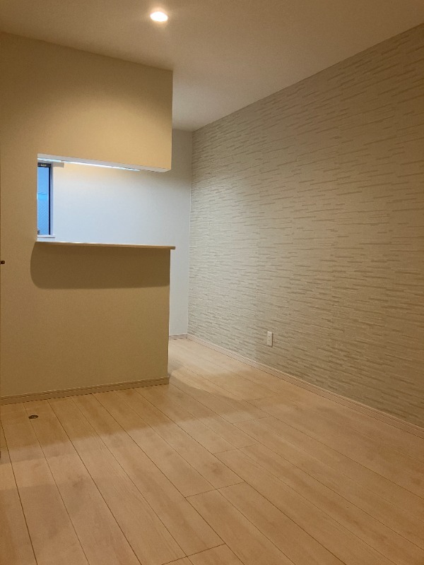 白を基調とした明るいお部屋です