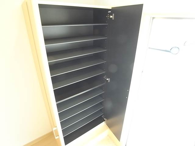 玄関収納もばっちりです。