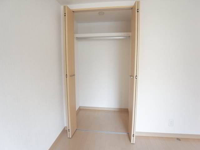 お洋服がたくさん入ります。