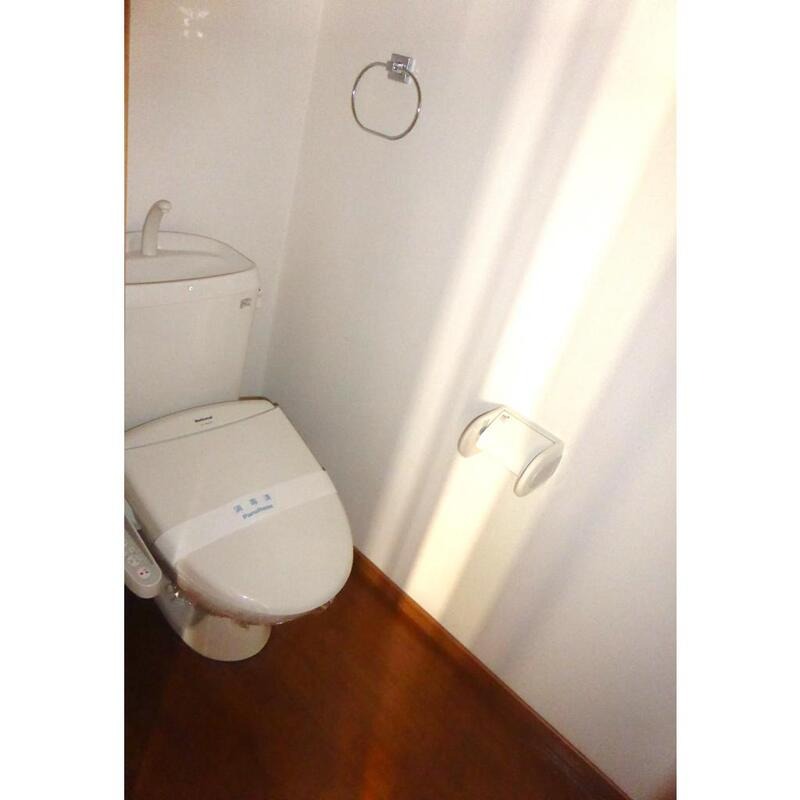 嬉しい温水洗浄便座付きです