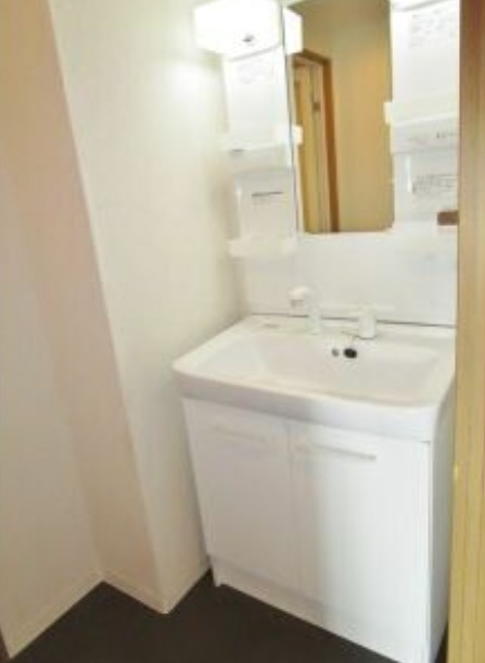 独立洗面台完備