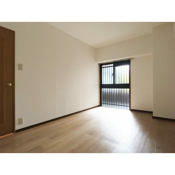 こちらは寝室にいかがですか？