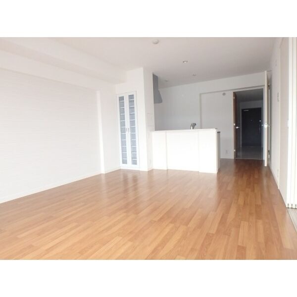 日当たり良好で落ち着くリビングです