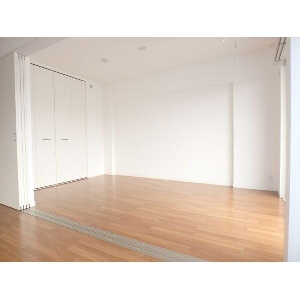 6.5畳の洋室は広々使えそうです！