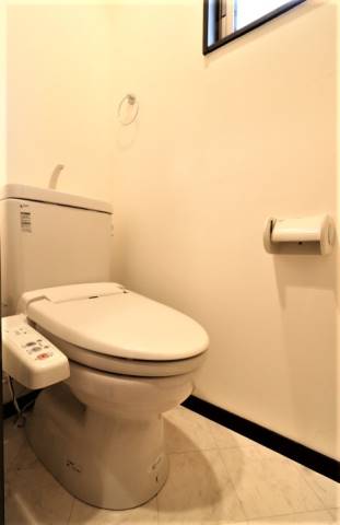 ウォシュレット完備。