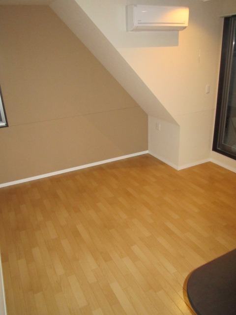 人気のホワイトフローリングです