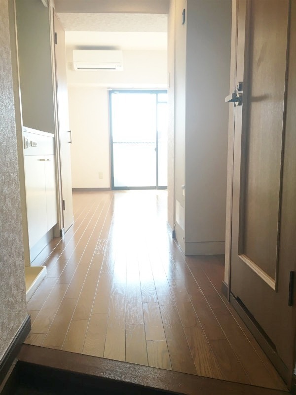 玄関からはこのようになっています。