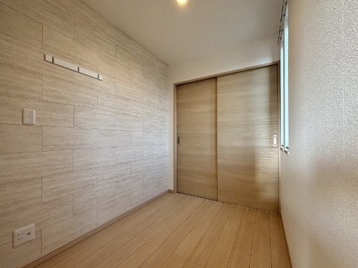 こちら寝室にいかがでしょうか。