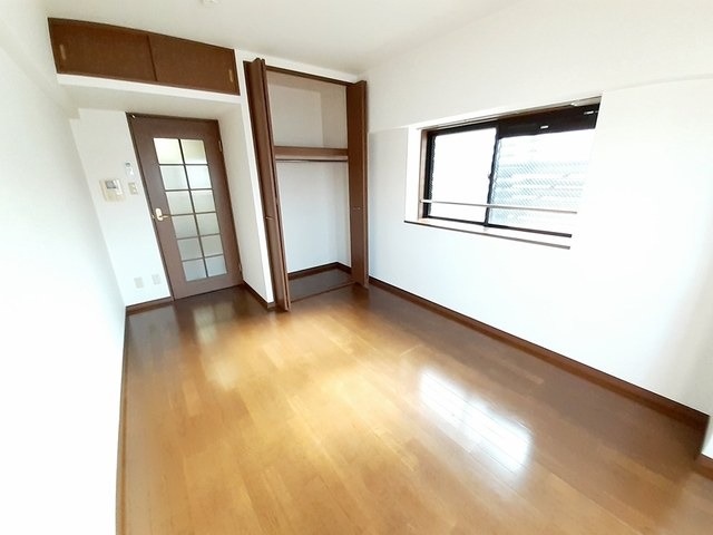 別角度から見たリビングです。