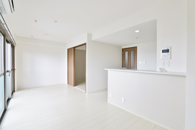 広々リビングで家族団欒の時間を