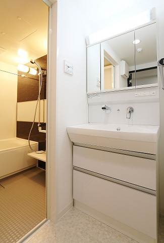 お出かけ前の身支度はこちらへ