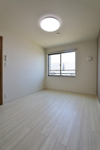 寝室にピッタリの洋室です