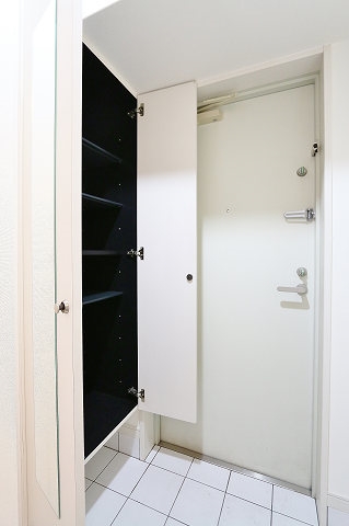 シューズボックスもたっぷり収納できます