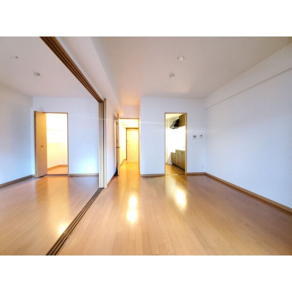 広々リビングでゆったりくつろげます