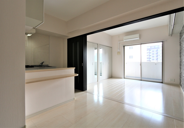 家具の配置がしやすいリビングですね