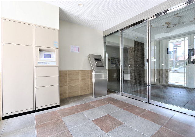 便利な宅配ボックス付きです