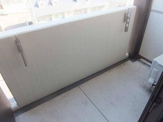 天気のいい日はこちらで洗濯物を干せます