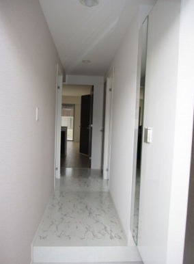 玄関からはこのようになっています。