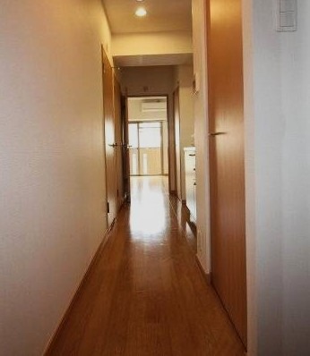 玄関からはこのようになっています。