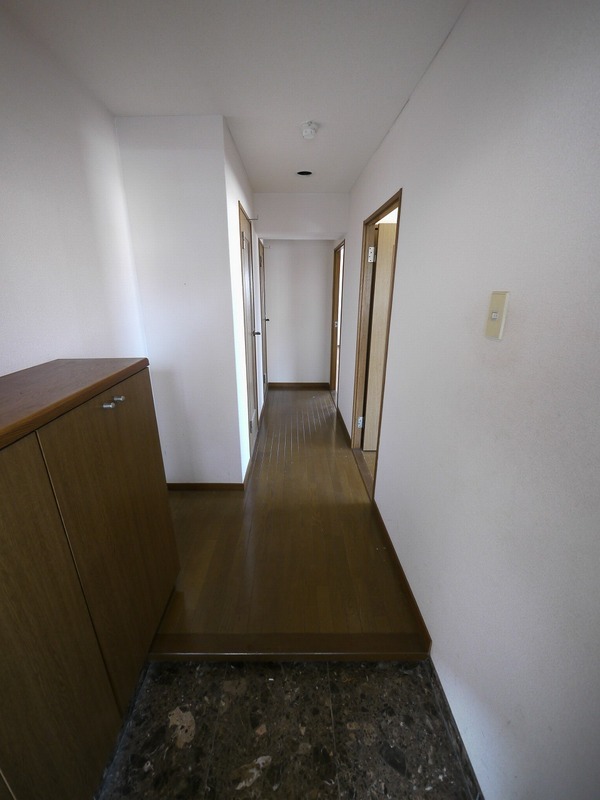 広々な玄関ですね。