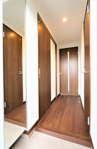 広い玄関スペースですね