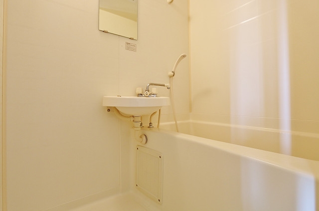 鏡付の洗面台です